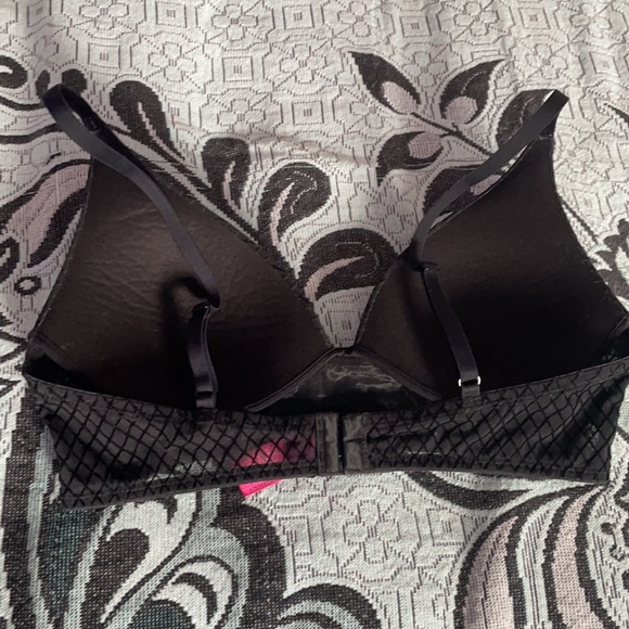 Black velvet bra nwot - Picture 4 of 5